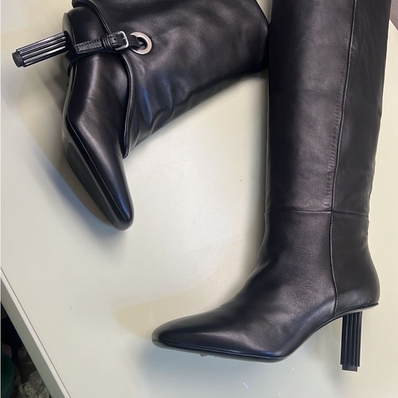 Agl MADE IN ITALY LEATHER Black Heeled Boots with Sleek Silhouette - Picture 11 of 12